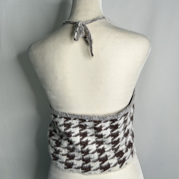 💜3/$15 Shein Fuzzy Soft Crop Halter Top - Picture 4 of 7